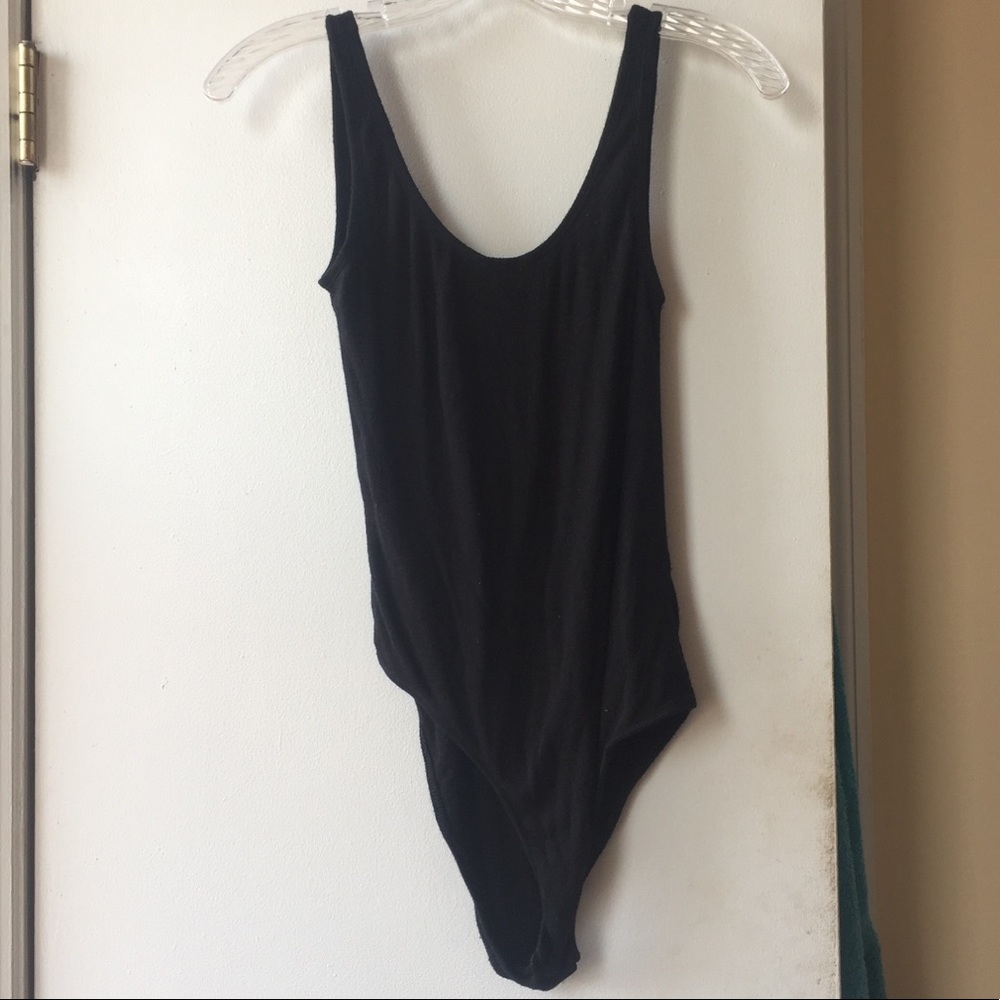 Gap black body suit with open back!